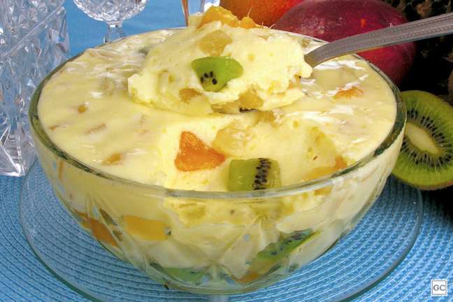 Guia da Cozinha - Mousse de salada de frutas para o verão