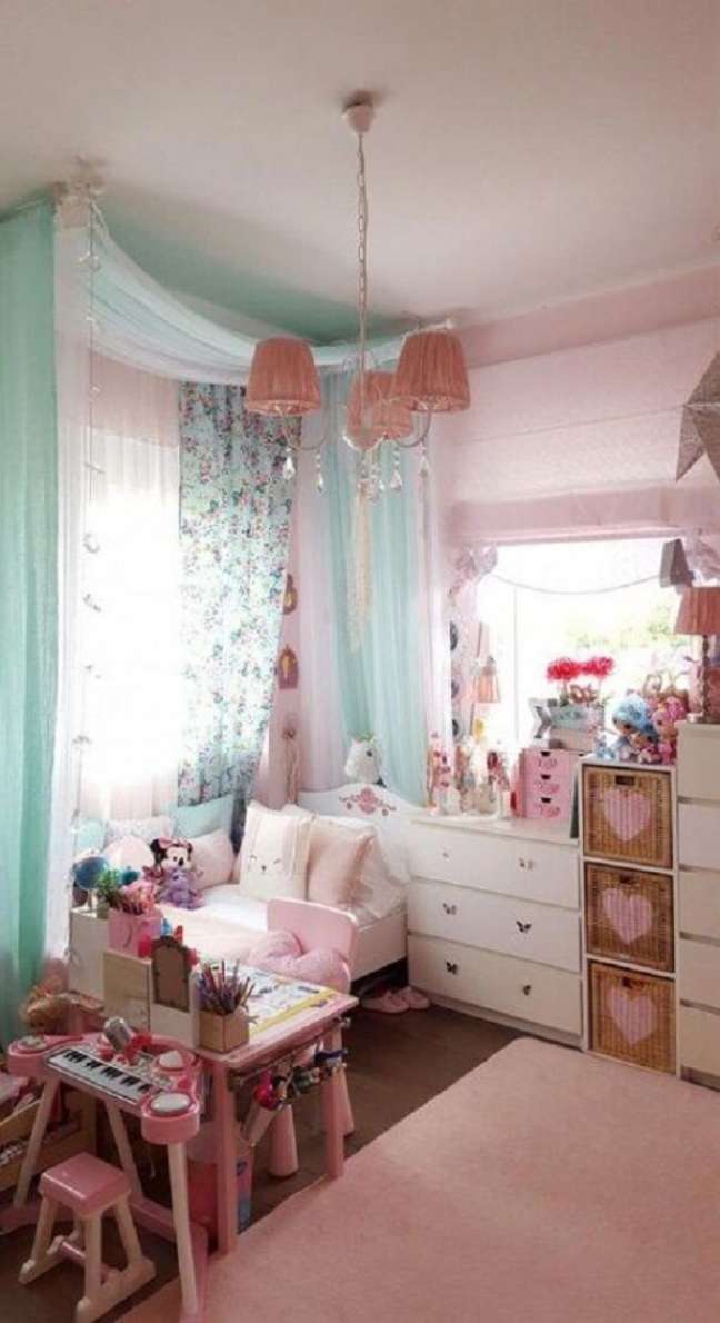 26. Decoração de quarto verde e rosa para crianças – Foto Lavander Lily