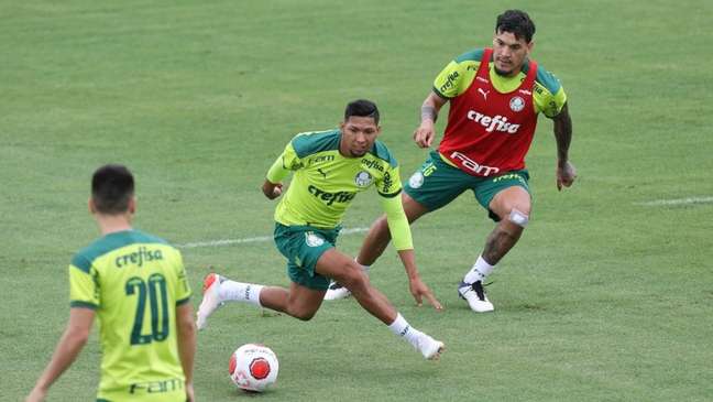 Com 'reforço' de juniores, Palmeiras faz simulações de jogo pela manhã