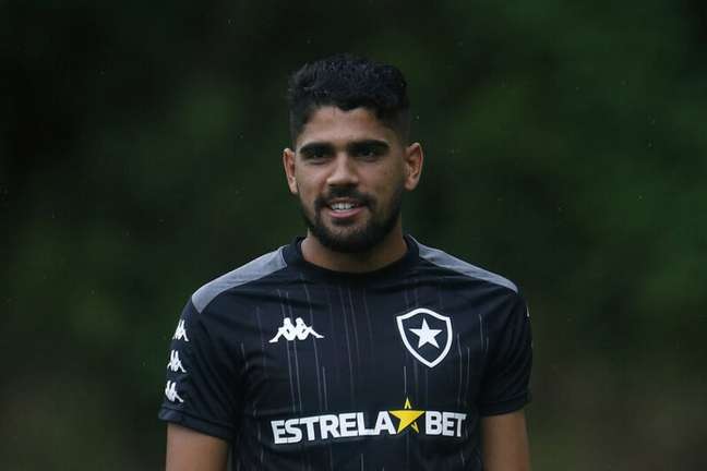 Daniel Borges no CT do Botafogo (Foto: Vítor Silva/Botafogo)