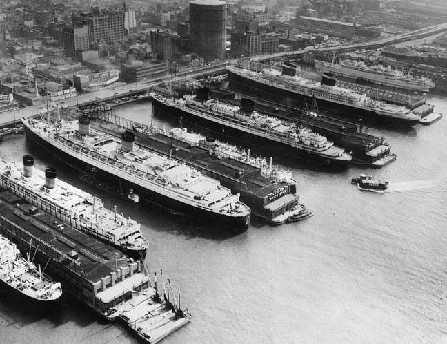 Porto de Nova York na década de 1950 Porto de Nova York na década de 1950