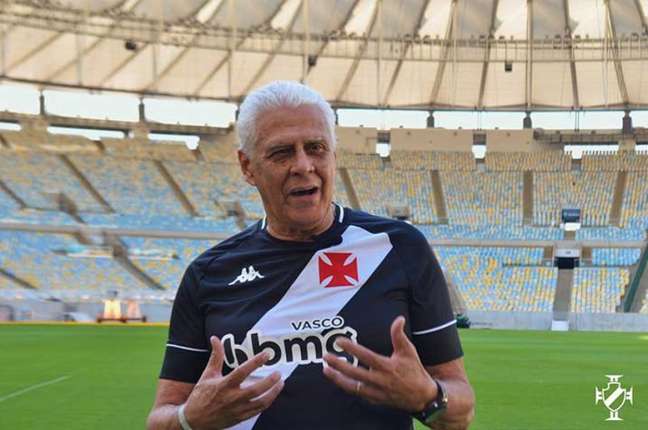 Roberto Dinamite é o maior ídolo do Vasco e trabalhou com Angioni, hoje no Fluminense (Foto: Gabriel Suares/Vasco)