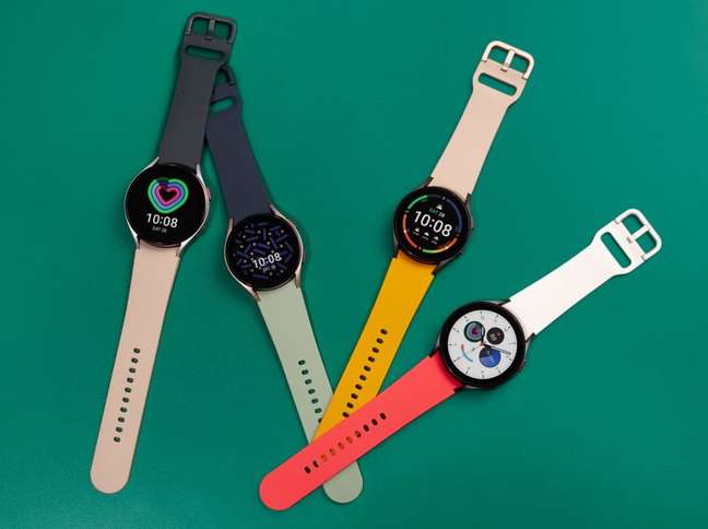 Samsung Galaxy Watch 4 tem várias opções de cores 