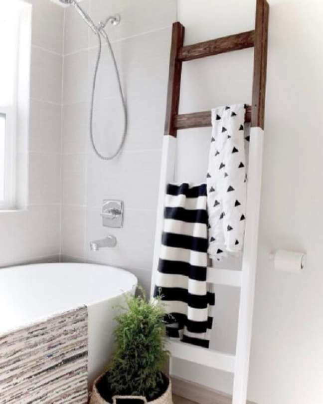54. Modelo de escada decorativa para banheiro. Fonte: Apartment Therapy