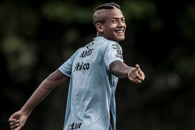 Ângelo está de volta aos treinos do Santos (Foto: Ivan Storti/Santos FC)