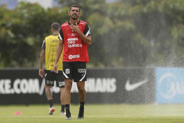 Bruno Melo durante treino do Corinthians nesta quarta-feira Marco Galvão/Fotoarena/Estadão Conteúdo