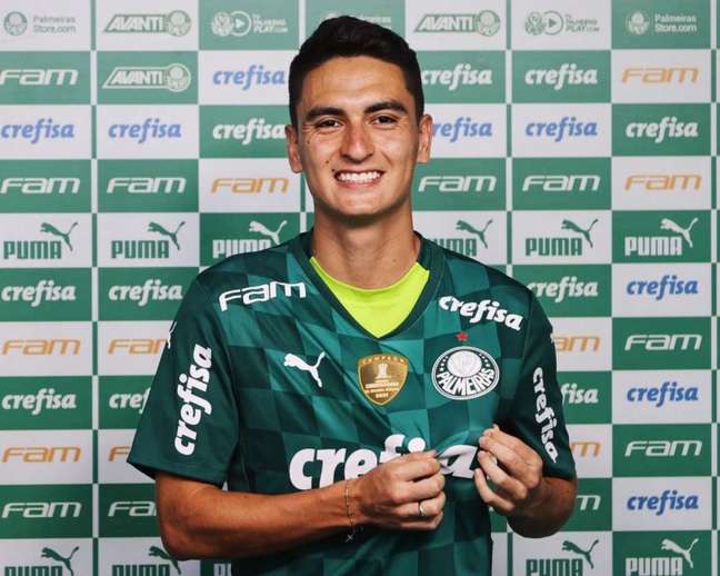 Atuesta foi apresentado oficialmente no Palmeiras nesta quinta-feira (Foto: Cesar Grecco/Palmeiras)