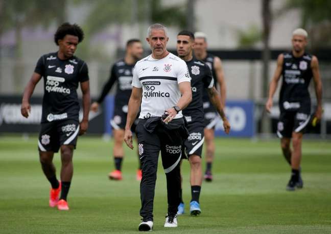 Técnico Sylvinho comando o quarto treino do Corinthians em 2022 (Fotos: Rodrigo Coca/Agência Corinthians)