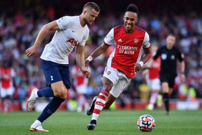Tottenham e Arsenal está marcado para este domingo (Foto: BEN STANSALL / AFP)