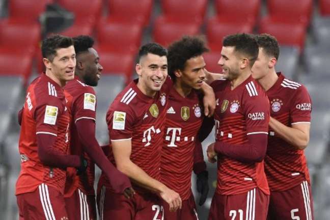 Bayern lidera a Bundesliga e tem seis pontos de vantagem para o Dortmund (Foto: CHRISTOF STACHE / AFP)
