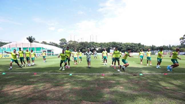 Jogadores do Palmeiras treinam na manhã desta sexta, na Academia de Futebol (Foto: Cesar Grecco/Palmeiras)