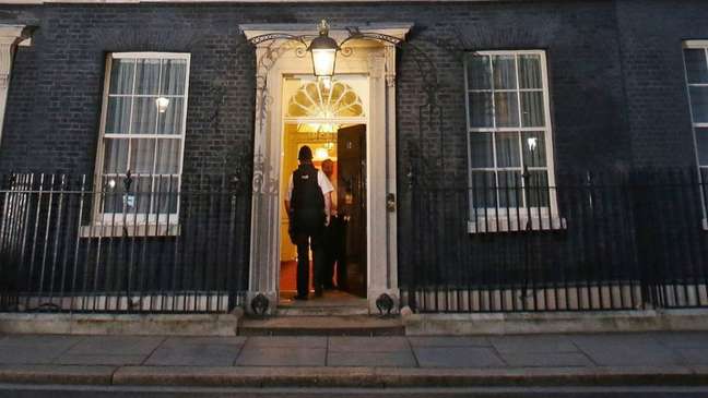 Downing Street, sede do governo britânico; festas promovidas durante lockdown geraram revolta