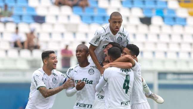 Jogadores do Palmeiras festejam gol na vitória contra o Atlético-GO neste sábado, na Copa SP Fabio Menotti Palmeiras