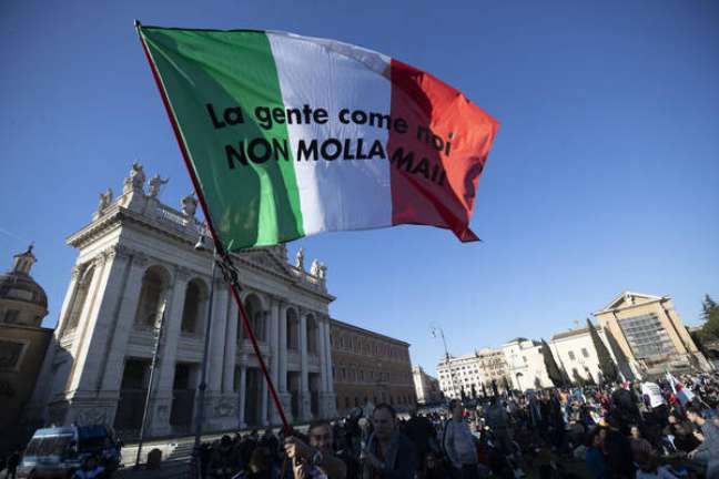 Protesto contra certificado sanitário em Roma, capital da Itália