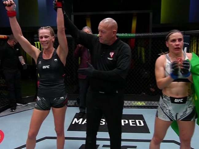 Katlyn Chookagian derrotou a brasileira Jennifer Maia no card do UFC Vegas 46 (Foto: Reprodução/UFC)