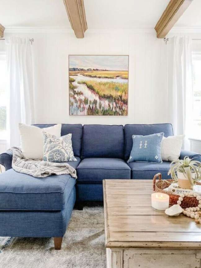 59. Decoração com sofá chaise longue cinza azulado claro – Foto Lauren Bless er House