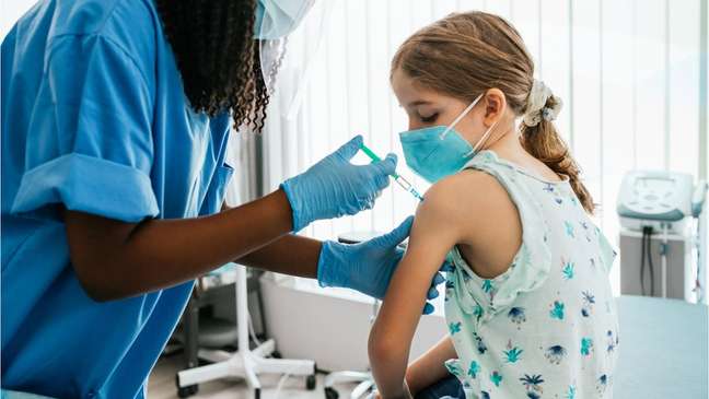 Vacinação de crianças é essencial para conter a pandemia