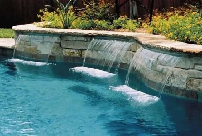 19. Projeto de cascatas de pedras naturais para piscina. Fonte Pisos Para Piscinas