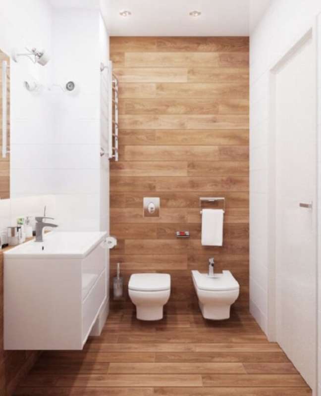 41. Porta de madeira para banheiro branca – Foto Casa Abril