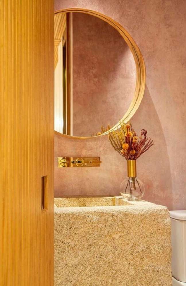 31. Modelo de porta de madeira para banheiro – Foto Casa de Valentina