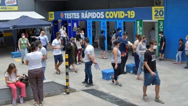 Testagem de covid-19 em Belo Horizonte, em foto de 16 de janeiro; entidades se queixam de uma política de testes insuficiente e subdimensionada por parte do Ministério da Saúde