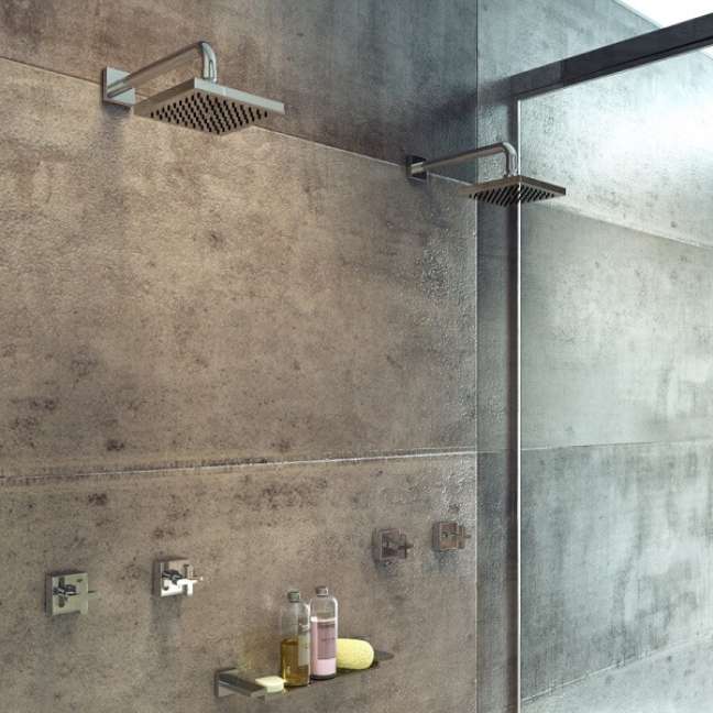 2. Tipos de chuveiro inox duplo para banheiro – Foto DECA