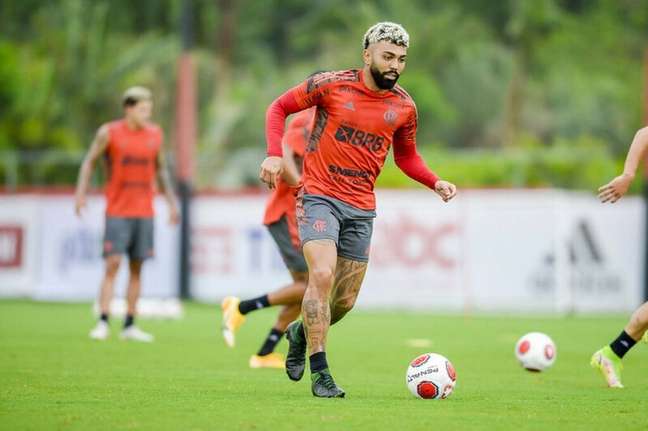 ELE FICA! Empresário de Gabigol confirma recusa do Flamengo por proposta de clube inglês pelo atacante