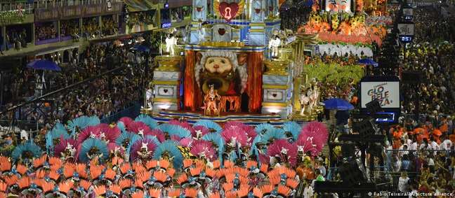 Ponto alto dos festejos carnavalescos de Rio e São Paulo, desfiles serão no fim de semana do feriado de 21 de abril