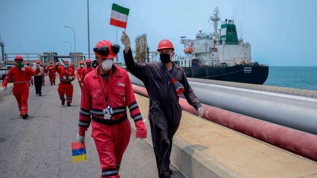 O Irã tem enviado gasolina e derivados de petróleo para a Venezuela