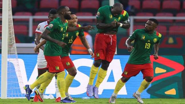Camarões teve o melhor ataque da fase de grupos na competição (Foto: Kenzo Tribouillard/AFP)