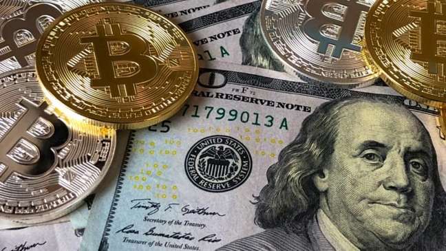 Bitcoin e dólar americano 