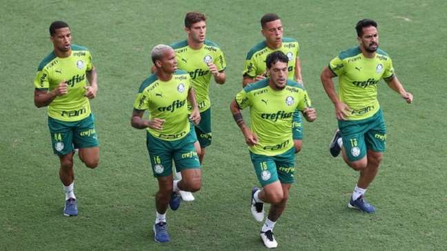Zagueiros disputam vaga na lista do Palmeiras para o Mundial de Clubes (Foto: Cesar Greco/Palmeiras)