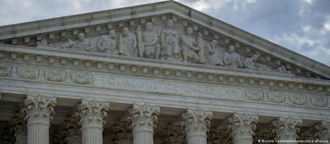 Suprema Corte dos EUA tem maioria conservadora de seis juízes contra três liberais 