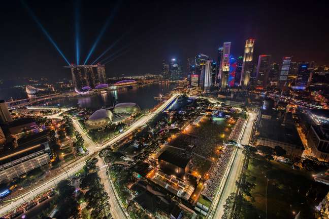 Singapura fica na F1 até 2028 
