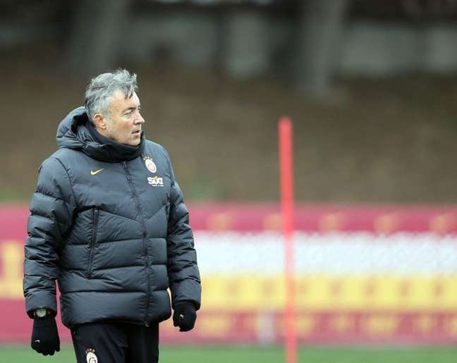 Domenec Torrent não faz bom início de trabalho no Galatasaray (Foto: Divulgação/Galatasaray)