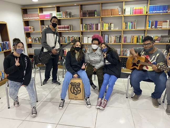Aos poucos a TV Vale Nota aproximou os alunos, que já formaram até uma banda para tocar em eventos da escola @Guilherme Zacarias/Agência Mural