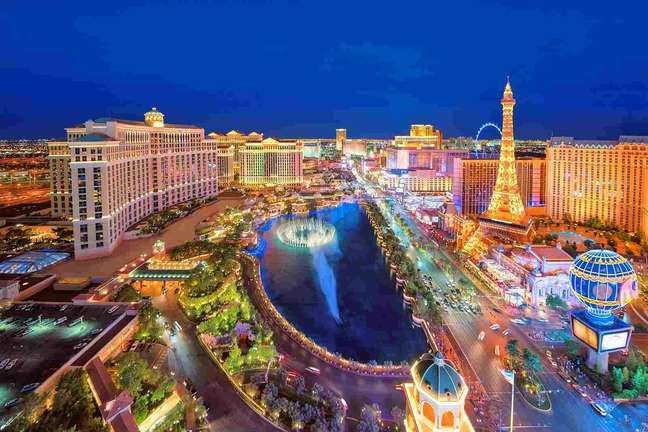 A Las Vegas Strip é o local dos famosos hotéis e casinos na cidade 