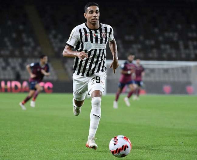 Victor Sá, atacante do Al-Jazira, sonha com gol do título contra o Palmeiras no Mundial de Clubes