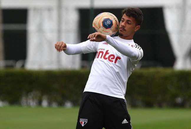 Diego Costa volta a ter sequência no São Paulo, o que não acontecia desde julho de 2021