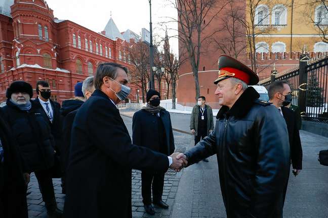 Bolsonaro durante cerimônia de Aposição Floral no Túmulo do Soldado Desconhecido em Moscou, na Rússia