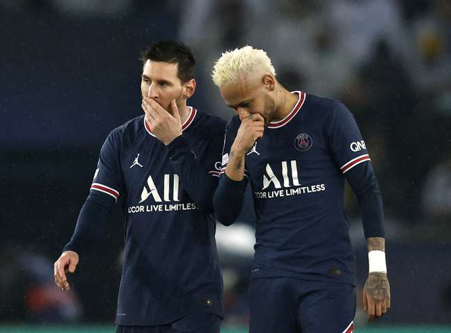 Neymar precisou consolar Messi no vesti&Atilde;&iexcl;rio do PSG, diz TV
