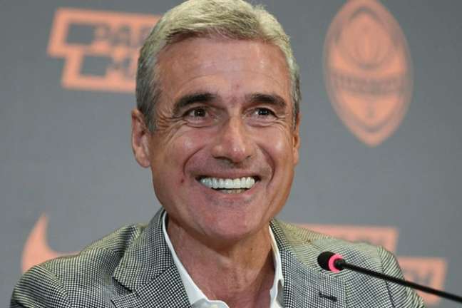 'Luis Castro combina mais com Botafogo que com Corinthians', diz André Rizek