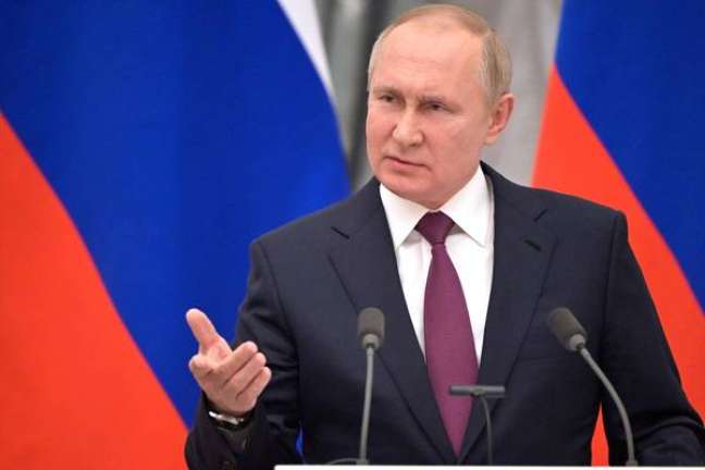 Putin autoriza operação militar no leste da Ucrânia, diz imprensa russa
