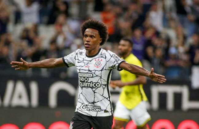Willian pede calma com Vítor Pereira no Corinthians, fala da 'febre' dos portugueses e revela 'pressão' da família por gol