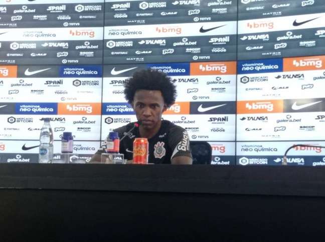 Willian abre as portas para Vítor Pereira, novo técnico do Corinthians: 'Vamos procurar entender o que ele quer'