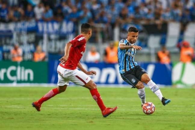 Ex-Grêmio, Matheus Henrique provoca Internacional e se manifesta sobre ataque a ônibus