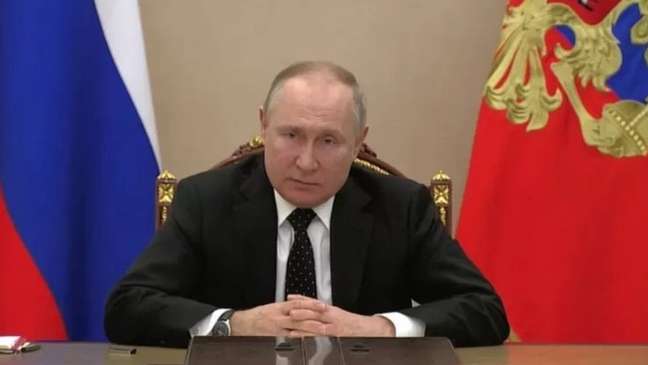 Presidente Vladimir Putin anuncia mudanças de status para a força nuclear russa