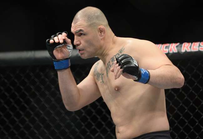 Cain Velásquez, ex-campeão do UFC, foi preso na última segunda-feira, 28, na Califórnia, nos Estados Unidos