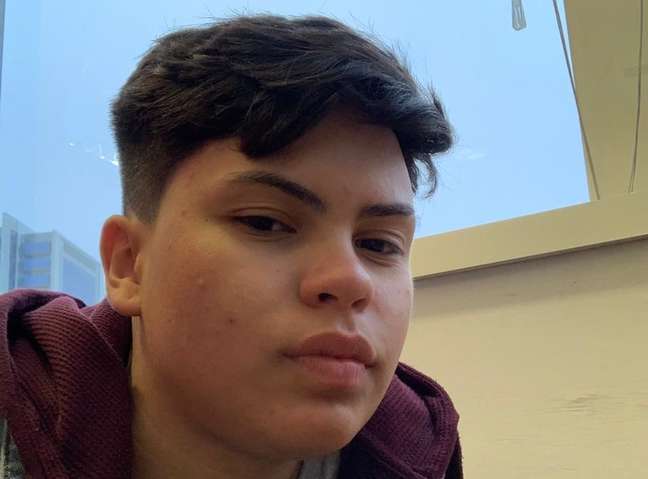 Cairo Lorenzo Ribas aponta a necessidade de artigos menstruais inclusivos e cita despreparo de ginecologistas com a quest&atilde;o