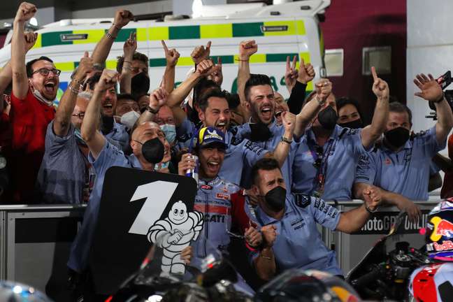 Enea Bastianini comemora vitória no MotoGP GP do Catar 